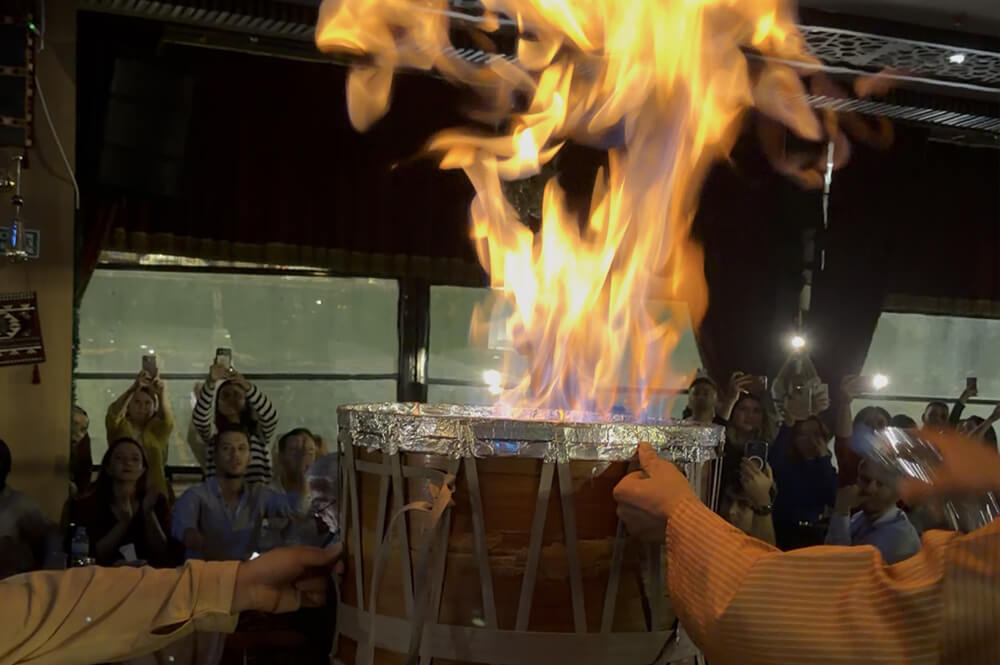 Gaziantep Sıra Gecesi: Ateşli Şovlar, Yöresel Lezzetler ve Eğlence